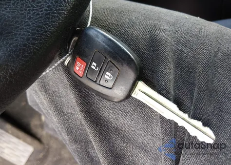 2019 Toyota Highlander Le из США, поврежденный, VIN 5TDBZRFH8KS739004